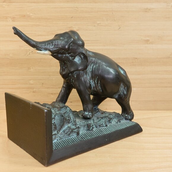 Antique 1922 Ronson Cast Metal Elephant Bookends / Vintage Elephant Shelf Decor - Picture 3 of 10